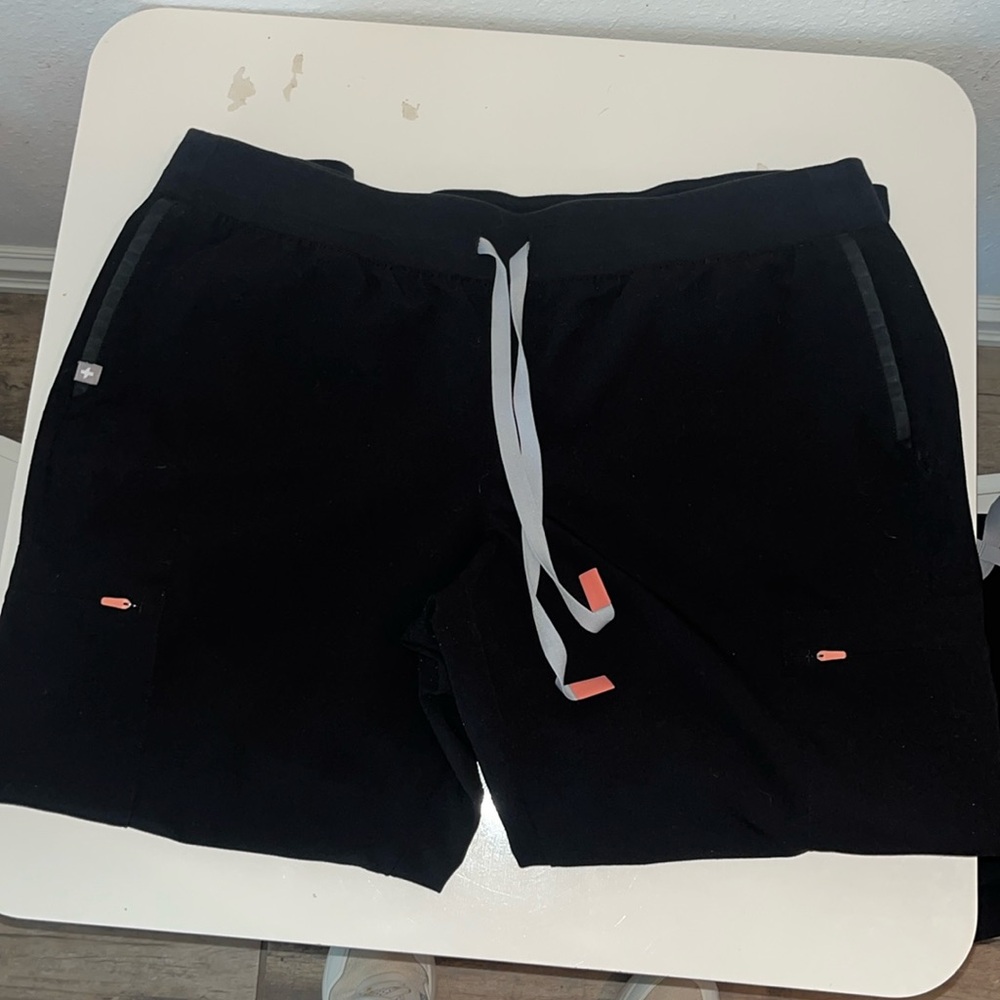 FIGS SCRUB PANTS